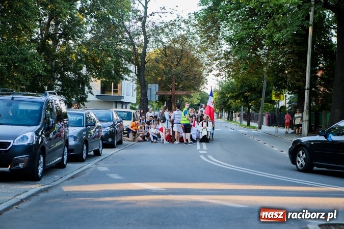 Zdjęcie w galerii na portalu naszraciborz.pl: ŚDM: Droga Krzyżowa przeszła ulicami miasta wiadomości z regionu