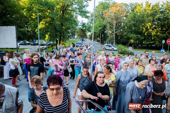 Zdjęcie w galerii na portalu naszraciborz.pl: ŚDM: Droga Krzyżowa przeszła ulicami miasta wiadomości z regionu