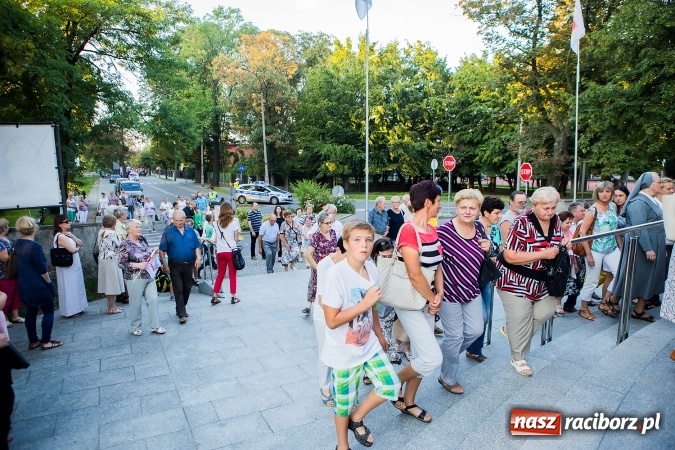 Zdjęcie w galerii na portalu naszraciborz.pl: ŚDM: Droga Krzyżowa przeszła ulicami miasta wiadomości z regionu