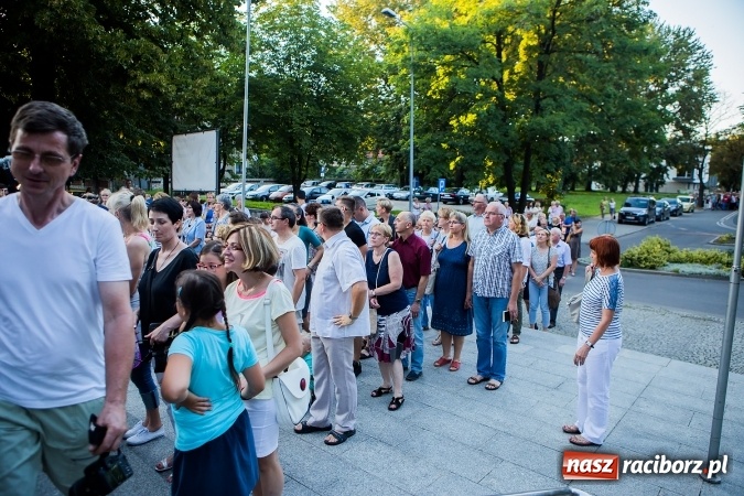 Zdjęcie w galerii na portalu naszraciborz.pl: ŚDM: Droga Krzyżowa przeszła ulicami miasta wiadomości z regionu