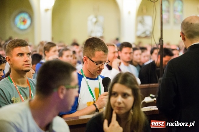 Zdjęcie w galerii na portalu naszraciborz.pl: ŚDM: Droga Krzyżowa przeszła ulicami miasta wiadomości z regionu