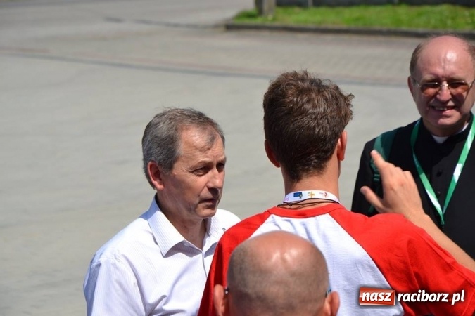 Zdjęcie w galerii na portalu naszraciborz.pl: ŚDM. Stu Włochów odwiedziło gminę Rudnik  wiadomości z regionu