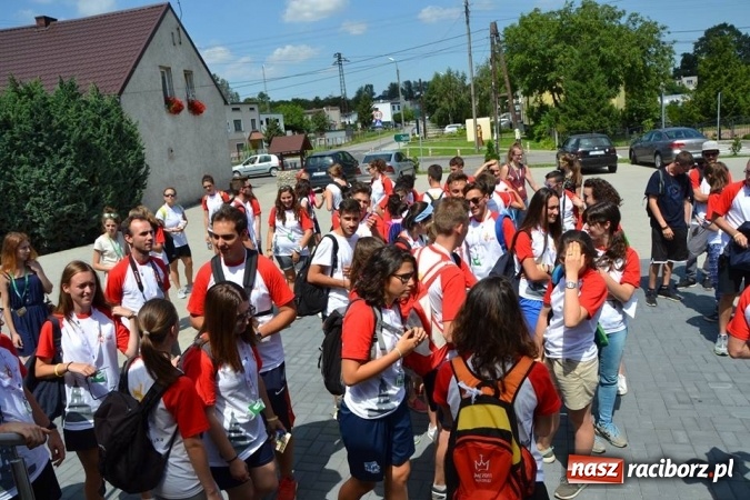 Zdjęcie w galerii na portalu naszraciborz.pl: ŚDM. Stu Włochów odwiedziło gminę Rudnik  wiadomości z regionu