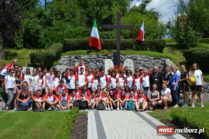 Zdjęcie w galerii na portalu naszraciborz.pl: ŚDM. Stu Włochów odwiedziło gminę Rudnik  wiadomości z regionu