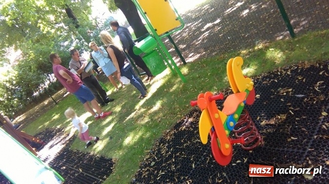 Zdjęcie w galerii na portalu naszraciborz.pl: Budżet obywatelski 2016. Ponury dotąd pl. Bohaterów Westerplatte zmienił swoje oblicze wiadomości z regionu