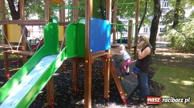 Zdjęcie w galerii na portalu naszraciborz.pl: Budżet obywatelski 2016. Ponury dotąd pl. Bohaterów Westerplatte zmienił swoje oblicze wiadomości z regionu