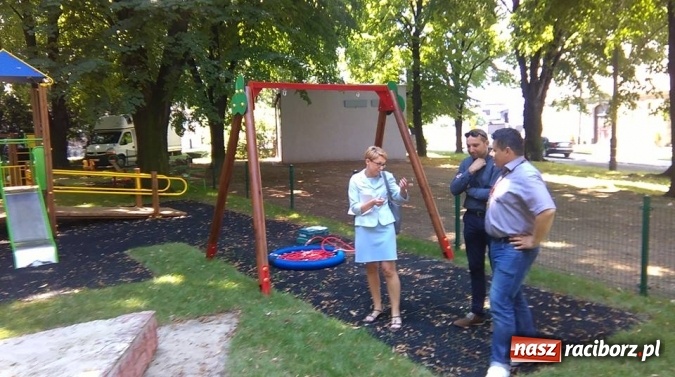 Zdjęcie w galerii na portalu naszraciborz.pl: Budżet obywatelski 2016. Ponury dotąd pl. Bohaterów Westerplatte zmienił swoje oblicze wiadomości z regionu