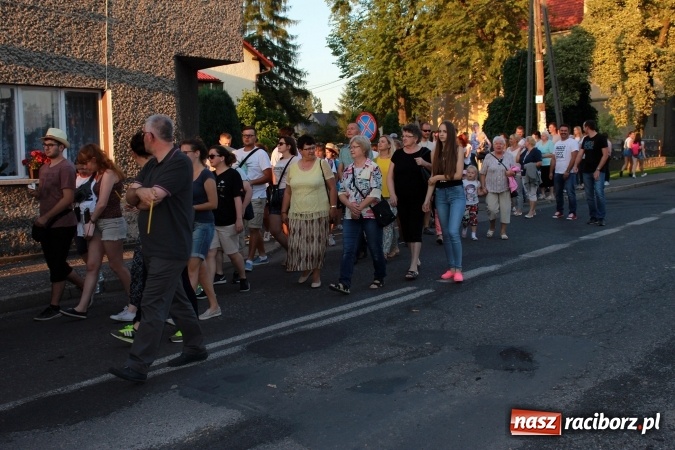 Zdjęcie w galerii na portalu naszraciborz.pl: Światowe Dni Młodzieży. Droga świata w Pogrzebieniu  wiadomości z regionu