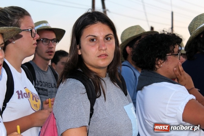 Zdjęcie w galerii na portalu naszraciborz.pl: Światowe Dni Młodzieży. Droga świata w Pogrzebieniu  wiadomości z regionu