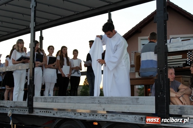 Zdjęcie w galerii na portalu naszraciborz.pl: Światowe Dni Młodzieży. Droga świata w Pogrzebieniu  wiadomości z regionu