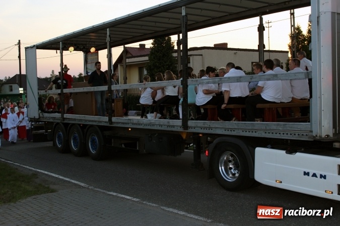 Zdjęcie w galerii na portalu naszraciborz.pl: Światowe Dni Młodzieży. Droga świata w Pogrzebieniu  wiadomości z regionu