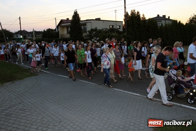Zdjęcie w galerii na portalu naszraciborz.pl: Światowe Dni Młodzieży. Droga świata w Pogrzebieniu  wiadomości z regionu