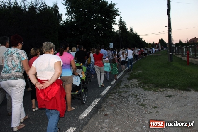 Zdjęcie w galerii na portalu naszraciborz.pl: Światowe Dni Młodzieży. Droga świata w Pogrzebieniu  wiadomości z regionu