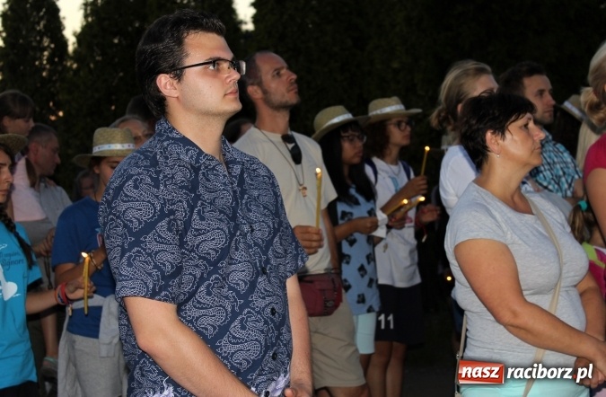 Zdjęcie w galerii na portalu naszraciborz.pl: Światowe Dni Młodzieży. Droga świata w Pogrzebieniu  wiadomości z regionu