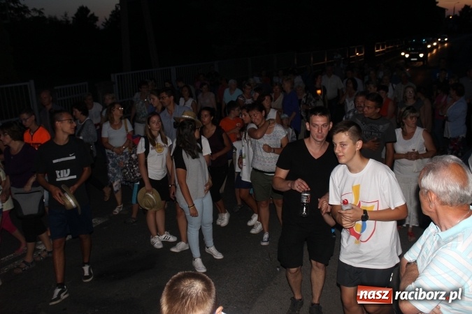 Zdjęcie w galerii na portalu naszraciborz.pl: Światowe Dni Młodzieży. Droga świata w Pogrzebieniu  wiadomości z regionu