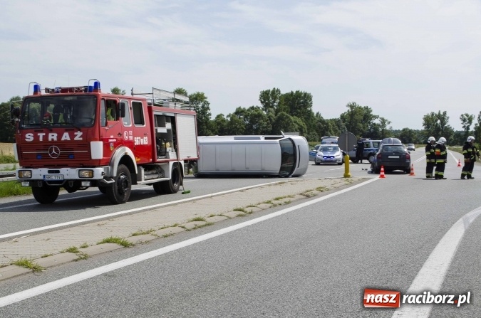 Zdjęcie w galerii na portalu naszraciborz.pl: 21-latek z Wodzisławia doprowadził do zderzenia w Zabełkowie wiadomości z regionu