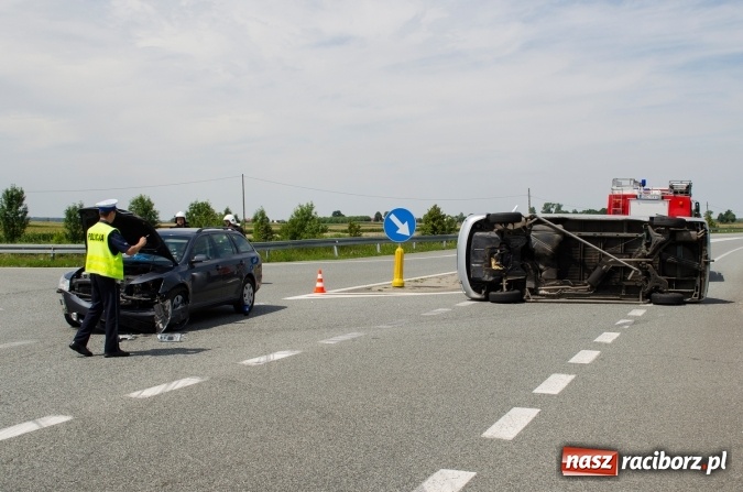 Zdjęcie w galerii na portalu naszraciborz.pl: 21-latek z Wodzisławia doprowadził do zderzenia w Zabełkowie wiadomości z regionu