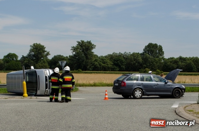 Zdjęcie w galerii na portalu naszraciborz.pl: 21-latek z Wodzisławia doprowadził do zderzenia w Zabełkowie wiadomości z regionu