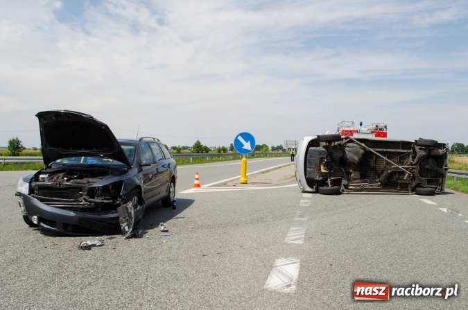 Zdjęcie w galerii na portalu naszraciborz.pl: 21-latek z Wodzisławia doprowadził do zderzenia w Zabełkowie wiadomości z regionu