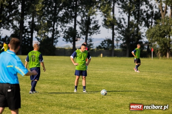 Zdjęcie w galerii na portalu naszraciborz.pl: Turniej oldbojów w Owsiszczach: Krzyżanowice z Pucharem Wójta wiadomości z regionu