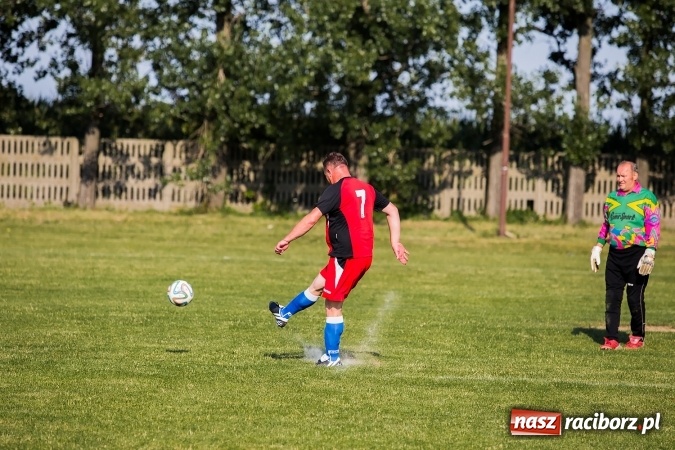 Zdjęcie w galerii na portalu naszraciborz.pl: Turniej oldbojów w Owsiszczach: Krzyżanowice z Pucharem Wójta wiadomości z regionu