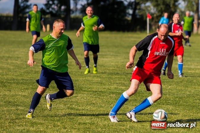 Zdjęcie w galerii na portalu naszraciborz.pl: Turniej oldbojów w Owsiszczach: Krzyżanowice z Pucharem Wójta wiadomości z regionu