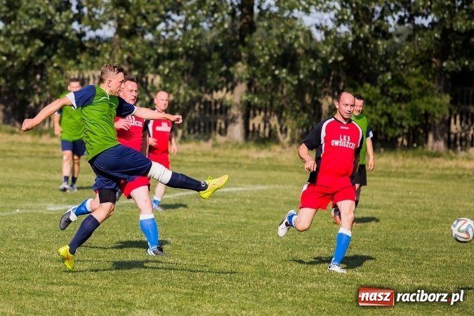 Zdjęcie w galerii na portalu naszraciborz.pl: Turniej oldbojów w Owsiszczach: Krzyżanowice z Pucharem Wójta wiadomości z regionu