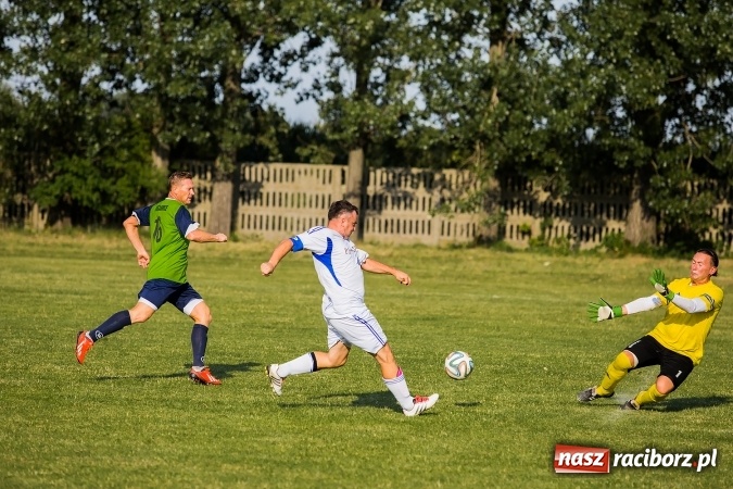Zdjęcie w galerii na portalu naszraciborz.pl: Turniej oldbojów w Owsiszczach: Krzyżanowice z Pucharem Wójta wiadomości z regionu