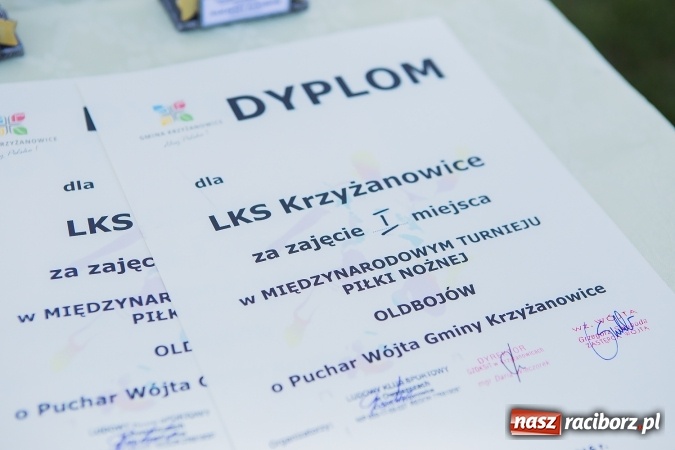 Zdjęcie w galerii na portalu naszraciborz.pl: Turniej oldbojów w Owsiszczach: Krzyżanowice z Pucharem Wójta wiadomości z regionu