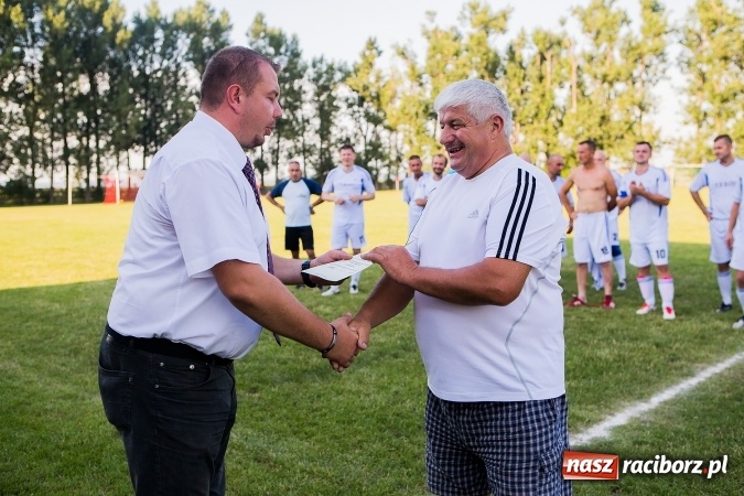 Zdjęcie w galerii na portalu naszraciborz.pl: Turniej oldbojów w Owsiszczach: Krzyżanowice z Pucharem Wójta wiadomości z regionu