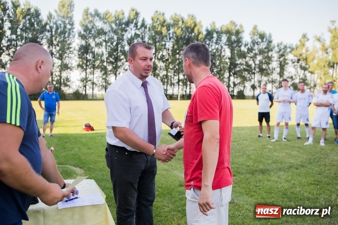 Zdjęcie w galerii na portalu naszraciborz.pl: Turniej oldbojów w Owsiszczach: Krzyżanowice z Pucharem Wójta wiadomości z regionu