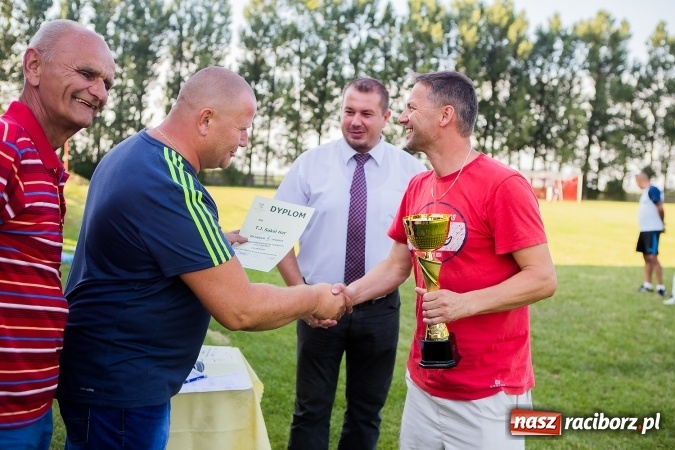 Zdjęcie w galerii na portalu naszraciborz.pl: Turniej oldbojów w Owsiszczach: Krzyżanowice z Pucharem Wójta wiadomości z regionu