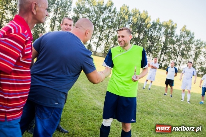 Zdjęcie w galerii na portalu naszraciborz.pl: Turniej oldbojów w Owsiszczach: Krzyżanowice z Pucharem Wójta wiadomości z regionu