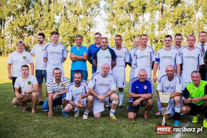 Zdjęcie w galerii na portalu naszraciborz.pl: Turniej oldbojów w Owsiszczach: Krzyżanowice z Pucharem Wójta wiadomości z regionu