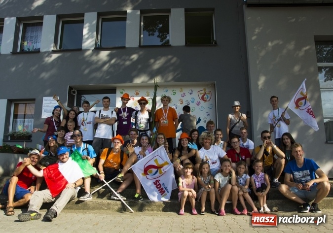 Zdjęcie w galerii na portalu naszraciborz.pl: Samborowice sercem z pielgrzymami z Włoch wiadomości z regionu