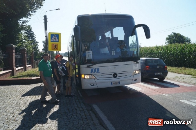 Zdjęcie w galerii na portalu naszraciborz.pl: Samborowice sercem z pielgrzymami z Włoch wiadomości z regionu