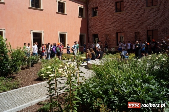 Zdjęcie w galerii na portalu naszraciborz.pl: Samborowice sercem z pielgrzymami z Włoch wiadomości z regionu