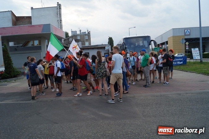 Zdjęcie w galerii na portalu naszraciborz.pl: Samborowice sercem z pielgrzymami z Włoch wiadomości z regionu