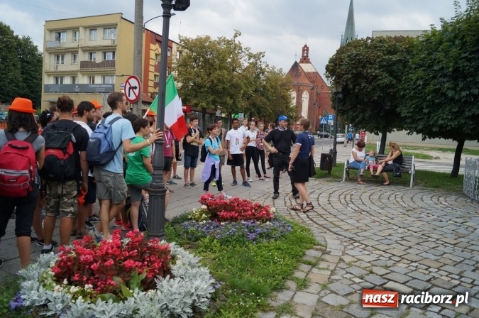 Zdjęcie w galerii na portalu naszraciborz.pl: Samborowice sercem z pielgrzymami z Włoch wiadomości z regionu