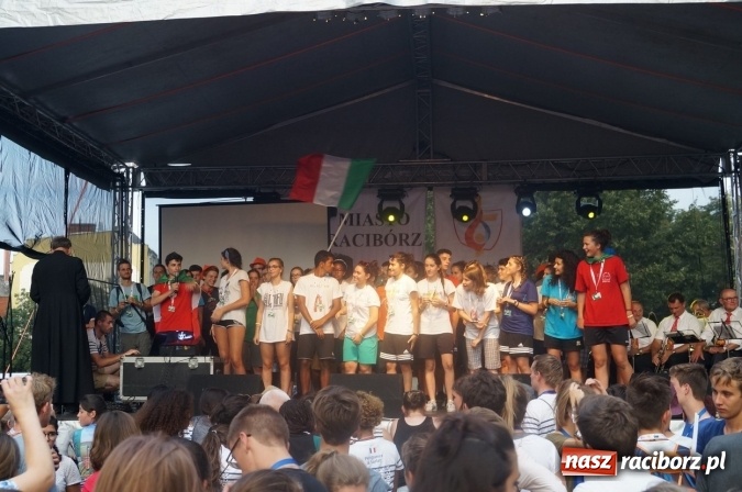 Zdjęcie w galerii na portalu naszraciborz.pl: Samborowice sercem z pielgrzymami z Włoch wiadomości z regionu