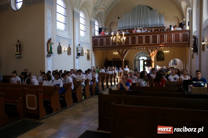 Zdjęcie w galerii na portalu naszraciborz.pl: Samborowice sercem z pielgrzymami z Włoch wiadomości z regionu