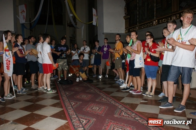 Zdjęcie w galerii na portalu naszraciborz.pl: Samborowice sercem z pielgrzymami z Włoch wiadomości z regionu