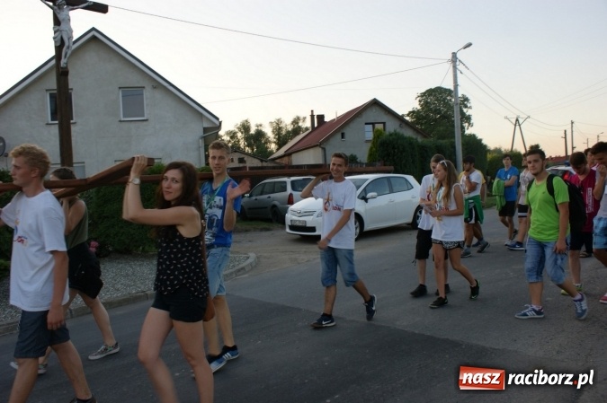 Zdjęcie w galerii na portalu naszraciborz.pl: Samborowice sercem z pielgrzymami z Włoch wiadomości z regionu