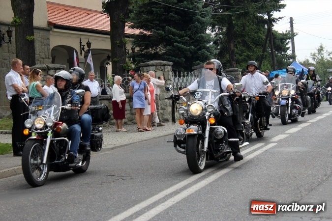 Zdjęcie w galerii na portalu naszraciborz.pl: Korowód motocyklowy w Pogrzebieniu wiadomości z regionu