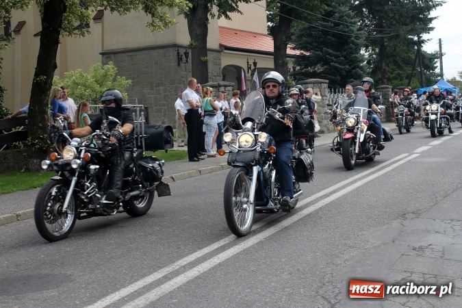 Zdjęcie w galerii na portalu naszraciborz.pl: Korowód motocyklowy w Pogrzebieniu wiadomości z regionu