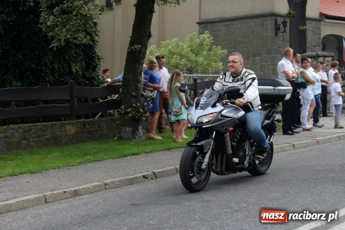 Zdjęcie w galerii na portalu naszraciborz.pl: Korowód motocyklowy w Pogrzebieniu wiadomości z regionu