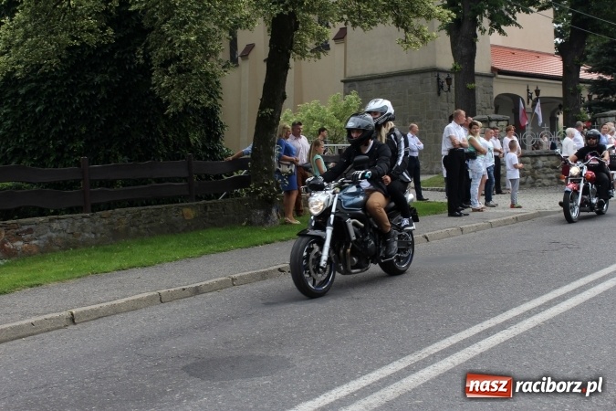 Zdjęcie w galerii na portalu naszraciborz.pl: Korowód motocyklowy w Pogrzebieniu wiadomości z regionu