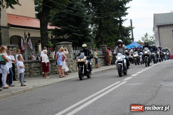 Zdjęcie w galerii na portalu naszraciborz.pl: Korowód motocyklowy w Pogrzebieniu wiadomości z regionu