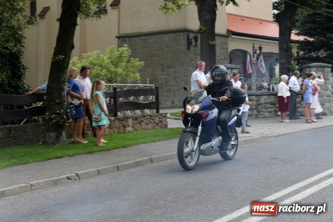 Zdjęcie w galerii na portalu naszraciborz.pl: Korowód motocyklowy w Pogrzebieniu wiadomości z regionu
