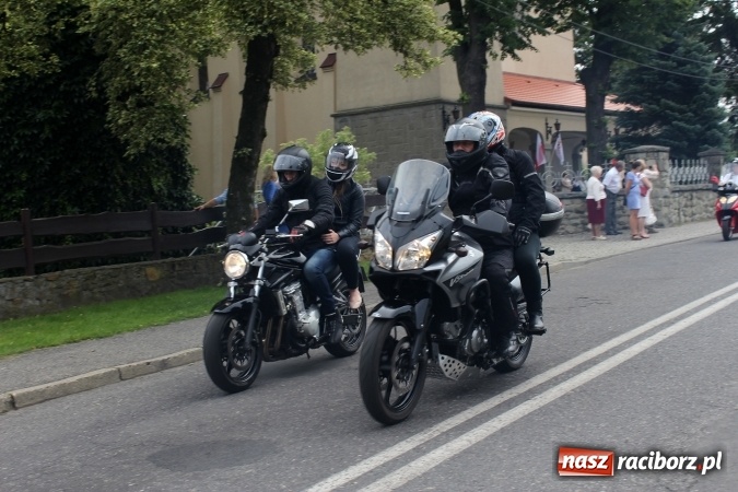Zdjęcie w galerii na portalu naszraciborz.pl: Korowód motocyklowy w Pogrzebieniu wiadomości z regionu